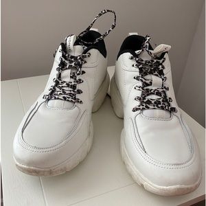 Vionic Aris Leopard print sneaker Sz 9.5